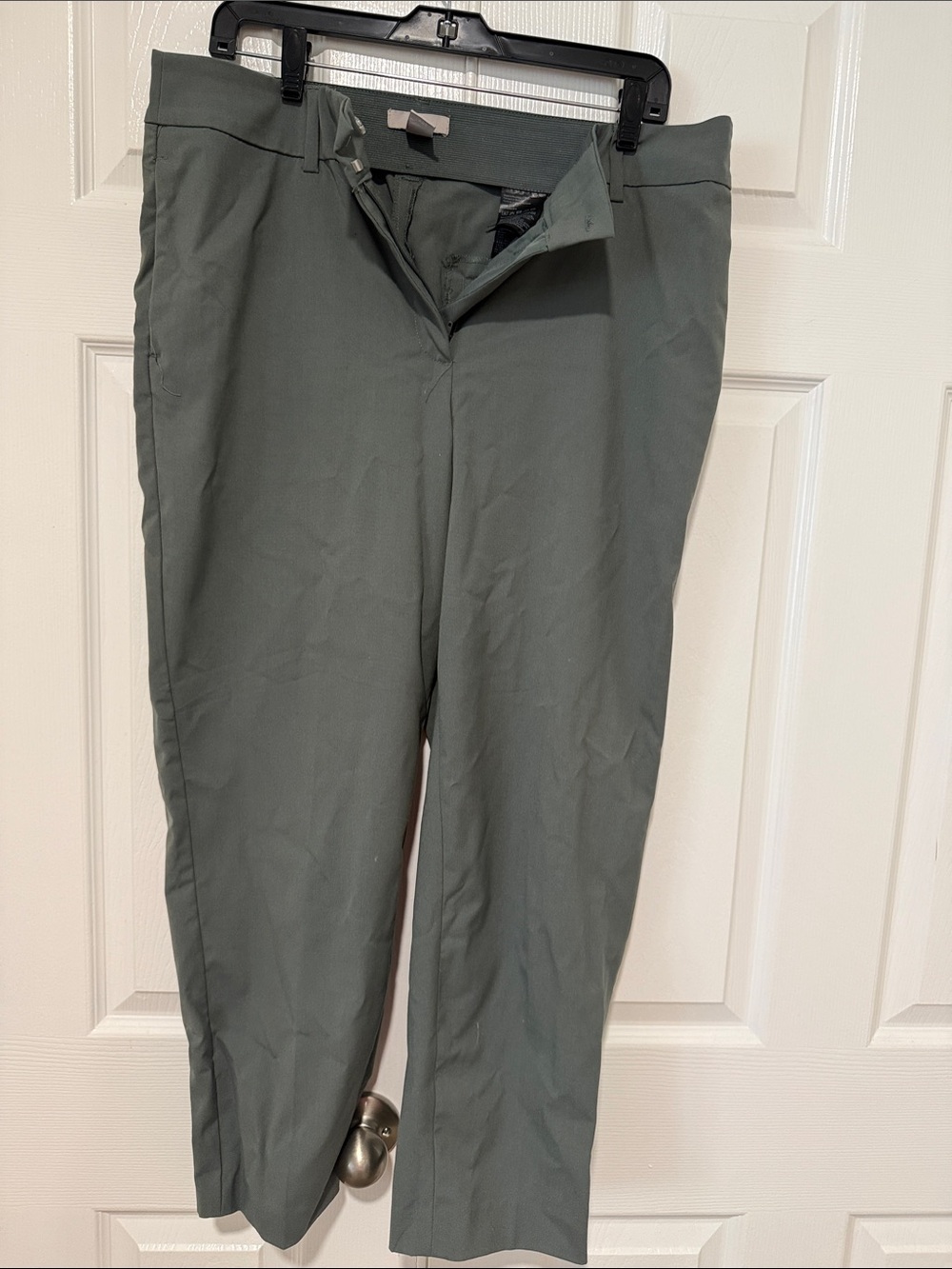 H&M women Dress Pants in Olive Green